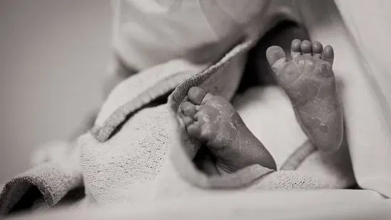 MP woman goes into labour inside auto, all newborns die; family alleges abscence of ambulance