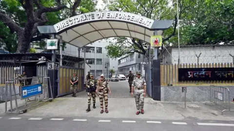 ED raids 8 premises in Delhi, UP and Punjab in an alleged ₹450 crore money laundering case