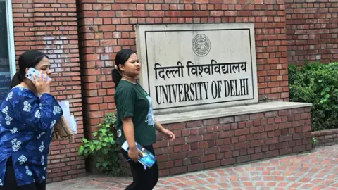 Rahul Gandhi, Opposition leaders slam DU's advisory urging students to ‘stay away’ from Jantar Mantar: ‘How dare you’
