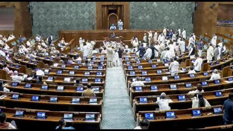 Lok Sabha adjourned till Monday as Opposition continues protests over paper leaks