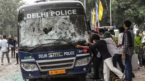 101 murder accused among 989 identified in CJP protest: Delhi police officials