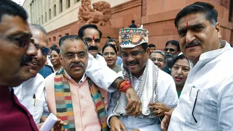 'Dharmendra Pradhan zindabad': BJP's rousing Parliament welcome for ex-edu minister | Watch