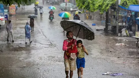 Rain lashes Delhi, Noida; IMD issues 'orange' alert for next two hours | Weather updates