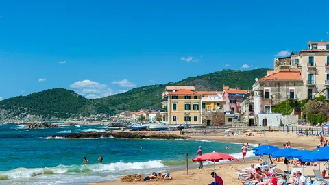 Fisch beißt Italien-Urlauber blutig: Mann mit tiefer Wunde im Krankenhaus