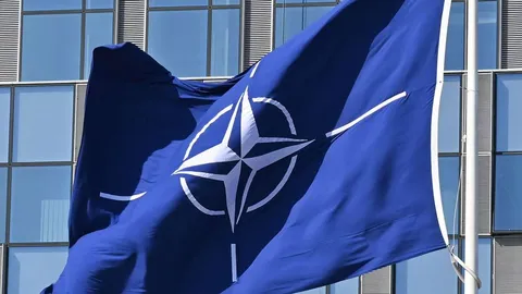 Spionage-Verdacht im NATO-Hauptquartier: Kanadische Praktikantin festgenommen