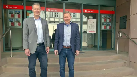 Bürokratie macht auch vor der kleinen Stadtsparkasse Grebenstein keinen Halt