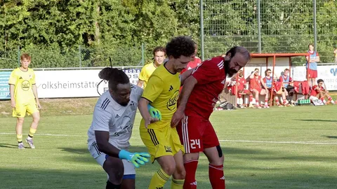 Jona Lippenat trifft viermal: Landolfshausen schlägt Hainberg 4:0