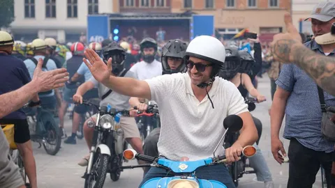 AfD-Kandidat Siegmund macht Wahlkampf mit DDR-Moped – trotz Protest jüdischer Erben