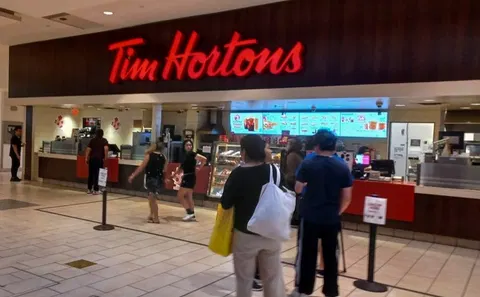 Tim Hortons abandons hiring of temporary foreigners amid competition, Conservative criticism