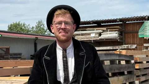 Zimmerergeselle kehrt nach über 5 Jahren weltweiter Wanderschaft zurück