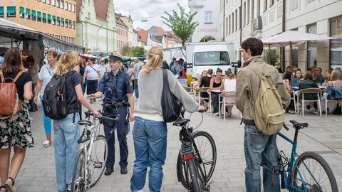 Ab sofort werden Bußgelder fällig: Stadt greift bei Radlern in der Innenstadt durch