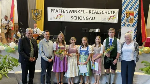 94 Schüler der Pfaffenwinkel-Realschule feiern ihren Abschluss