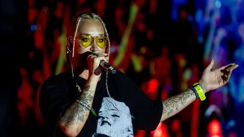 Mit allen vier Kindern beim CSD: Sarah Connor teilt berührenden Backstage-Moment vor dem Drama