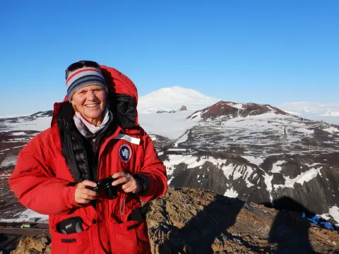 Johnson’s Cindy Evans Prepares Artemis Teams for Lunar Science