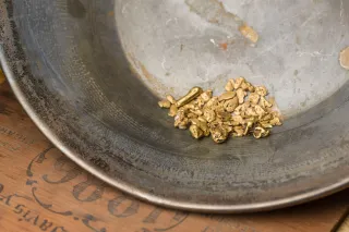 Argentine Mountain Town Lures Winter Tourists with Free Gold