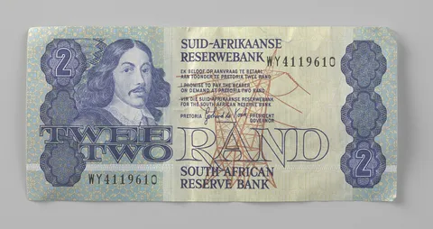 South Africa’s Central Bank Turns Dovish, Sending the Rand Toward 17 per Dollar