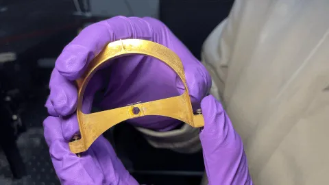 Stanford quantum computing breakthrough uses twisted light to work without extreme cooling