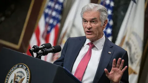 Congressional Democrats try to force a vote to end Medicare AI prior authorization pilot