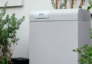 Michael Dell's son and a SpaceX alum want to put battery storage in every backyard