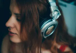 Researchers found a way to eavesdrop on headphones from 30 meters away, and encryption can't stop it