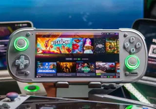 Modders are turning Android handhelds into "mini" Steam Decks