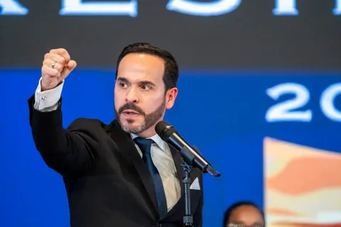 The Right Returns to Colombia