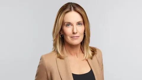 ’60 Minutes’ Correspondent Who Tussled With Bari Weiss Booted Off Show: ‘A Chilling Message’