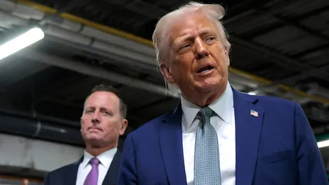 Trump Seeks NDAs for All Federal Employees to Stop ‘Unauthorized’ Leaks, Protect ICE
