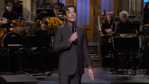 Pete Davidson and John Mulaney Reveal What They Told ‘SNL’ Hosts After a Monologue Bombed | Video