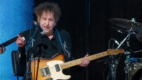Bob Dylan, Gloria Steinem and More Offer Thoughts on Turning 80 as Trump Joins Octogenarians Club