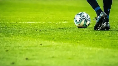 Bunal�mdan ��kmak i�in futbol
